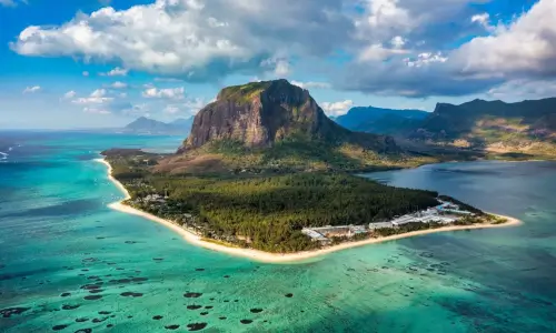 Mavricij-zaliv s pogledom na naravne znamenitosti