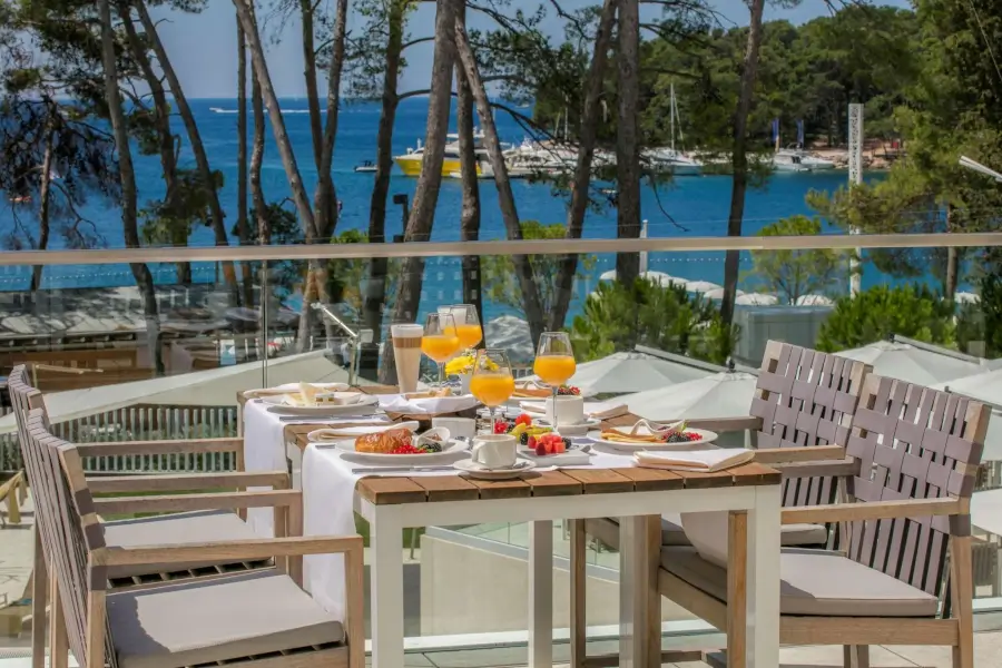 otok Lošinj-hotel Bellevue-Bar