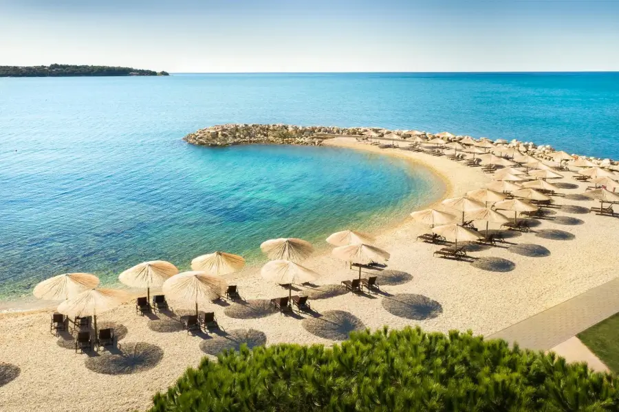 Novigrad - hotel Aminess Maestral - notranji plaža