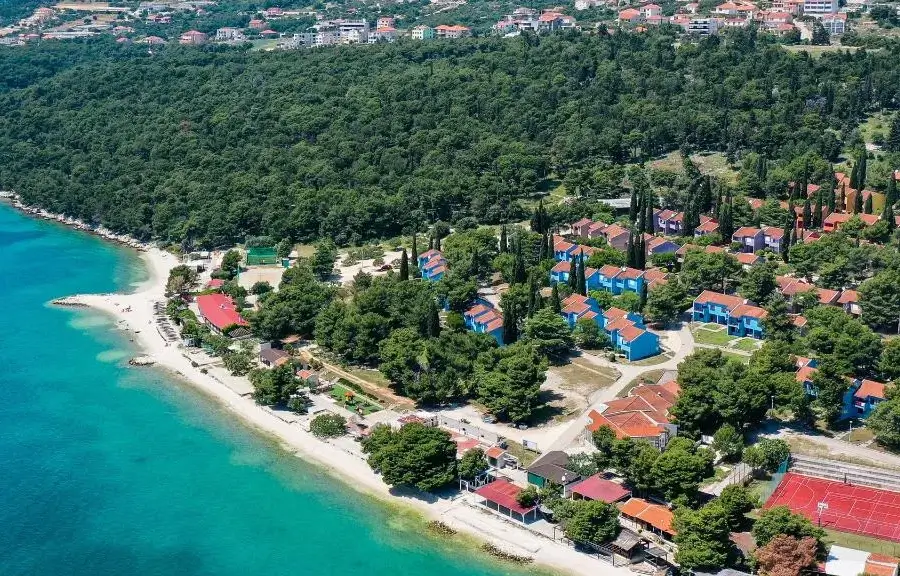 Trogir - apartmaji Medena - splošen pogled