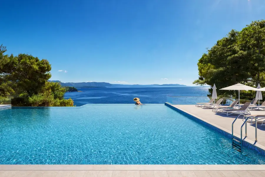 otok Rab - hotel Valamar Carolina - bazen