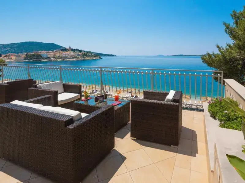Primošten - hotel Zora - ragled iz terase