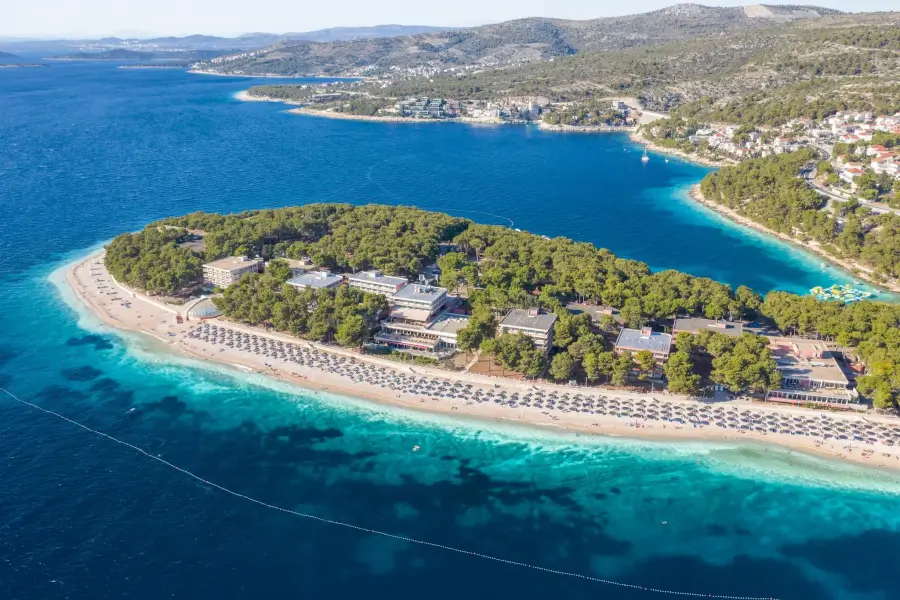 Primošten - hotel Zora - pozicija hotela