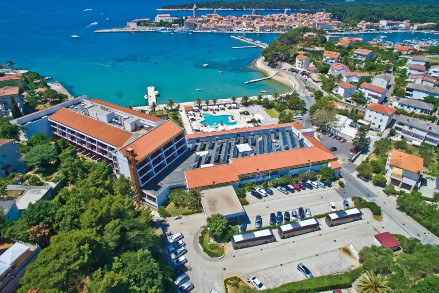 otok Rab - hotel Valamar Padova - splošen pogled