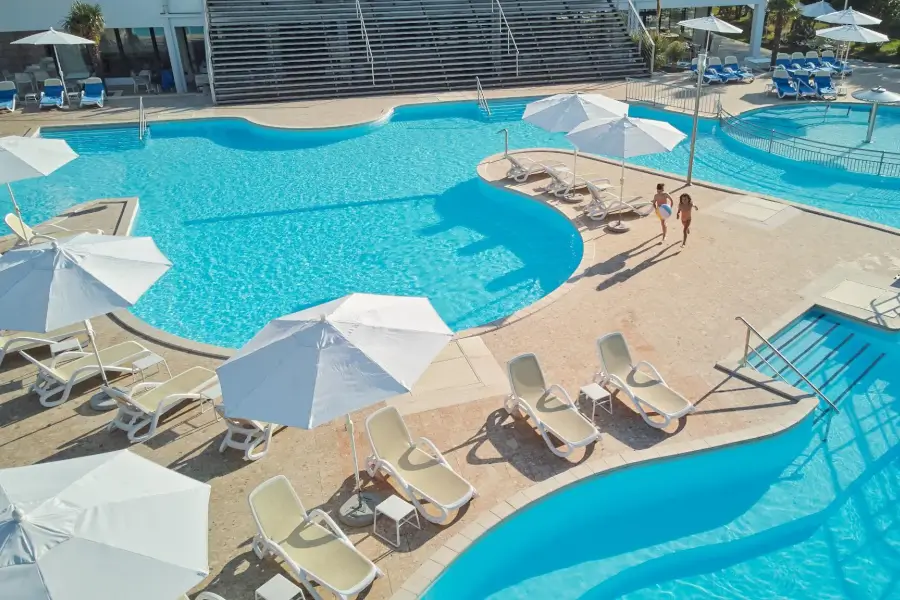 Tućepi - hotel Bluesun Neptun - splošen pogled