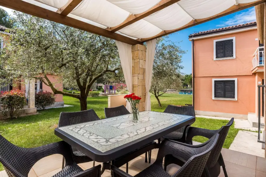 Umag - apartmaji Amfora - terasa