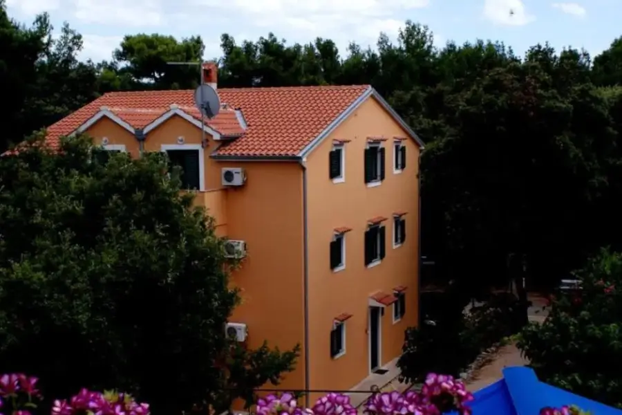 otok Lošinj - penzion Ana - splošen pogled