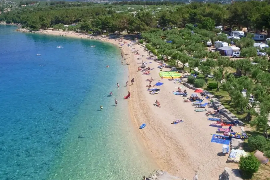 otok Cres - montažne hišice Kovačine - plaža