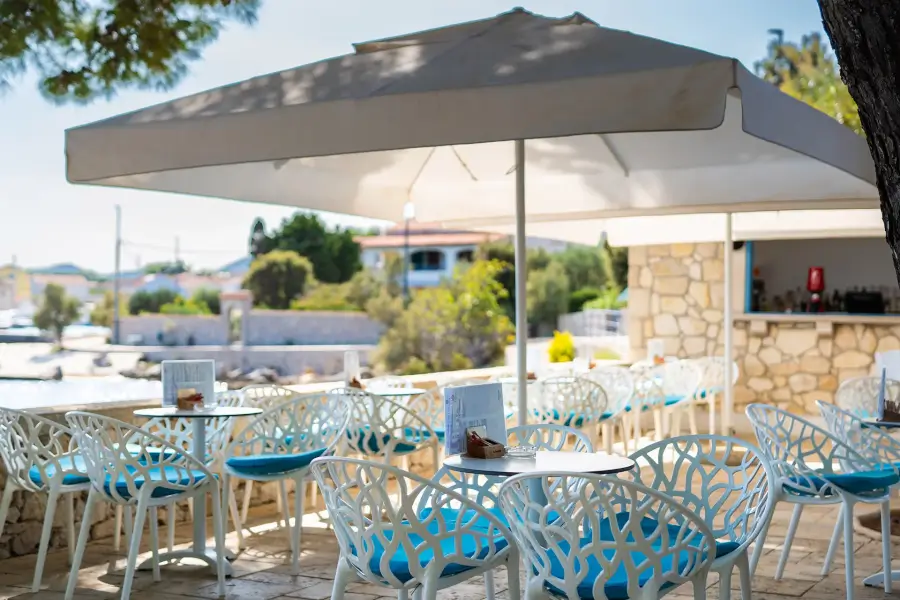 otok Lošinj- camp Rapoća-Restavracija