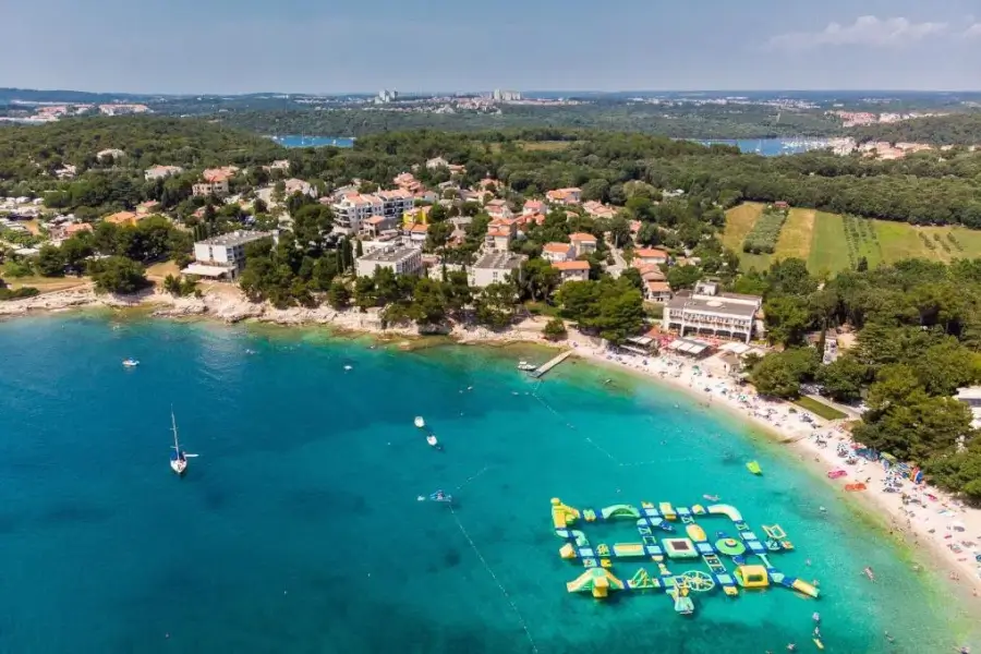 Pula-Centinera Resort