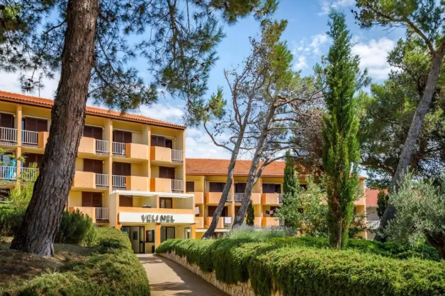 otok Rab - hotel Veli Mel Sunny - splošen pogled