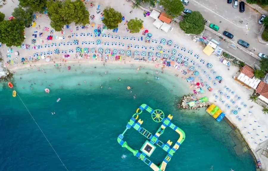 Crikvenica - depandansa Omorika - plaža