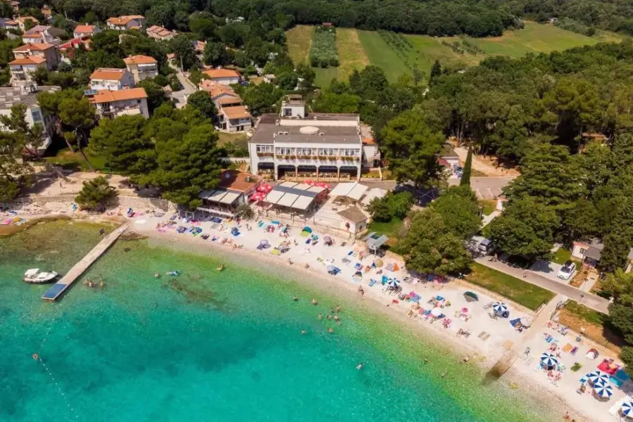 Pula-Centinera Resort