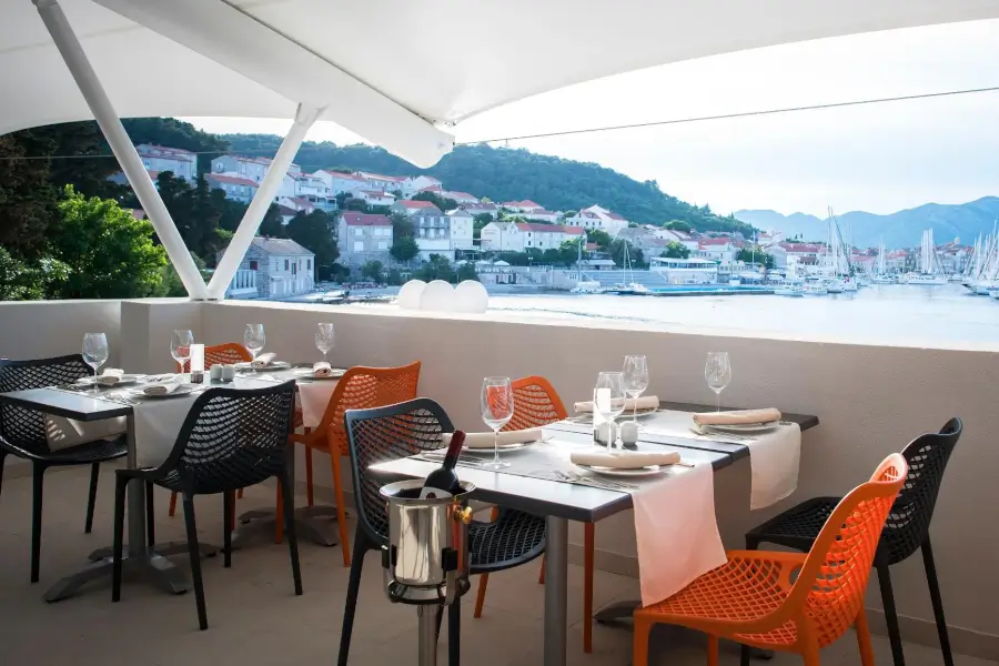 otok Korčula - hotel Aminess Younique Liburna- Terasa